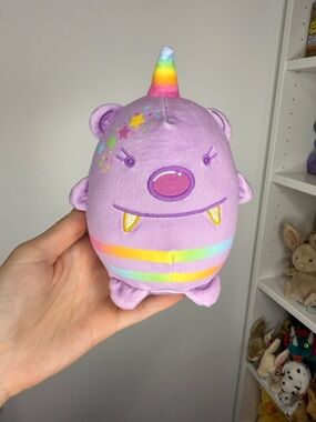 Moriah Elizabeth Series 1 Mystery Plush Bumblebear.